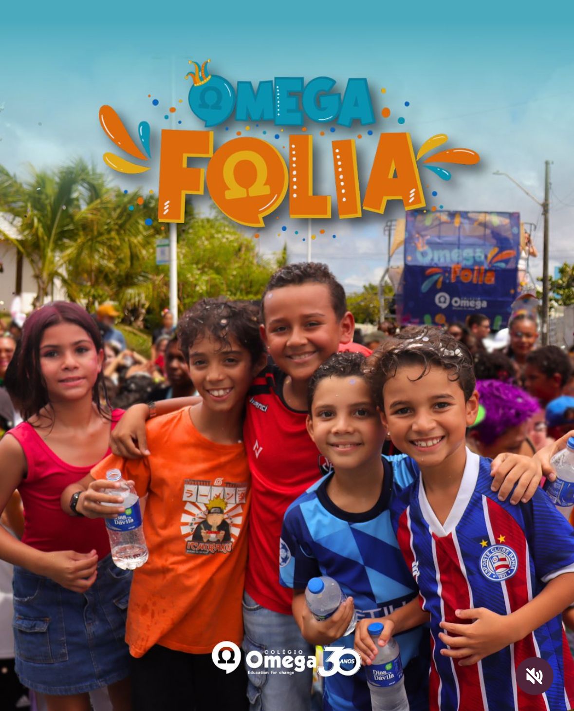 Bloco infantil do Colégio Omega leva alegria às ruas de Stella Maris pelo segundo ano consecutivo