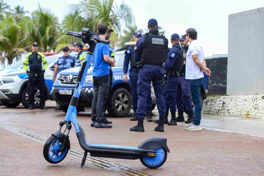 Patinetes elétricos sob controle: Novas regras prometem trazer mais segurança para pedestres e usuários