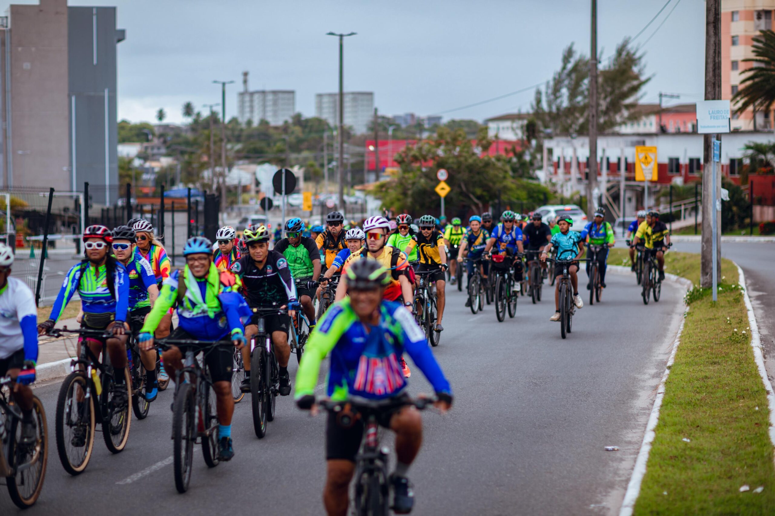 Evento reuniu 3 mil ciclistas em Lauro neste domingo; saiba como foi