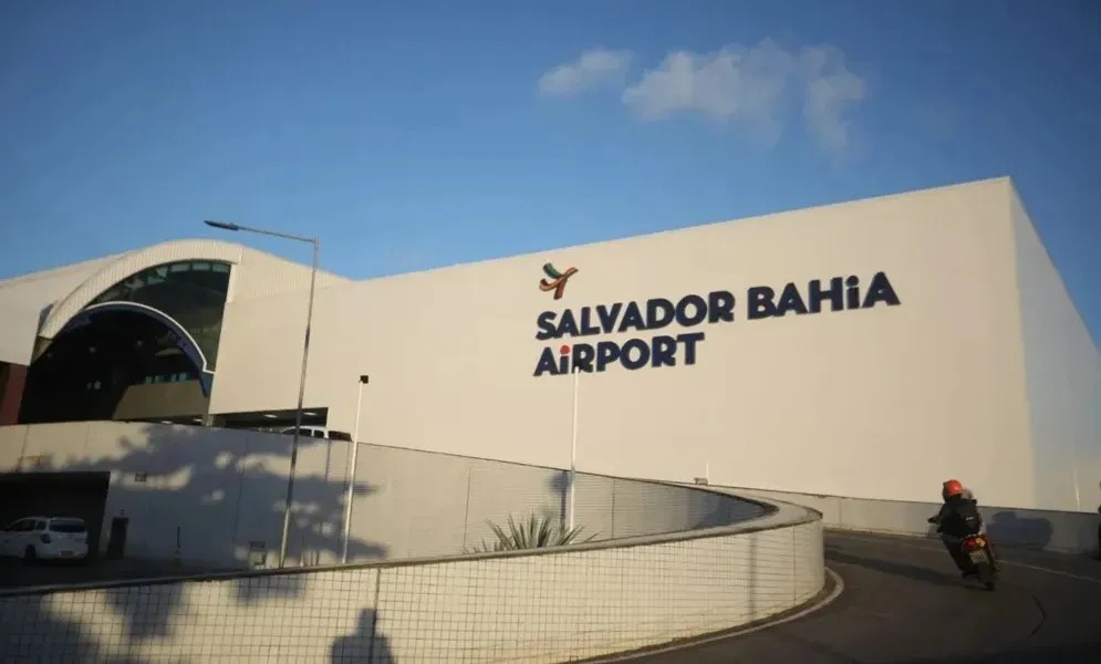 Nova ‘Kiss & Fly’ no Aeroporto de Salvador ameaça bolso de motoristas; entenda a polêmica