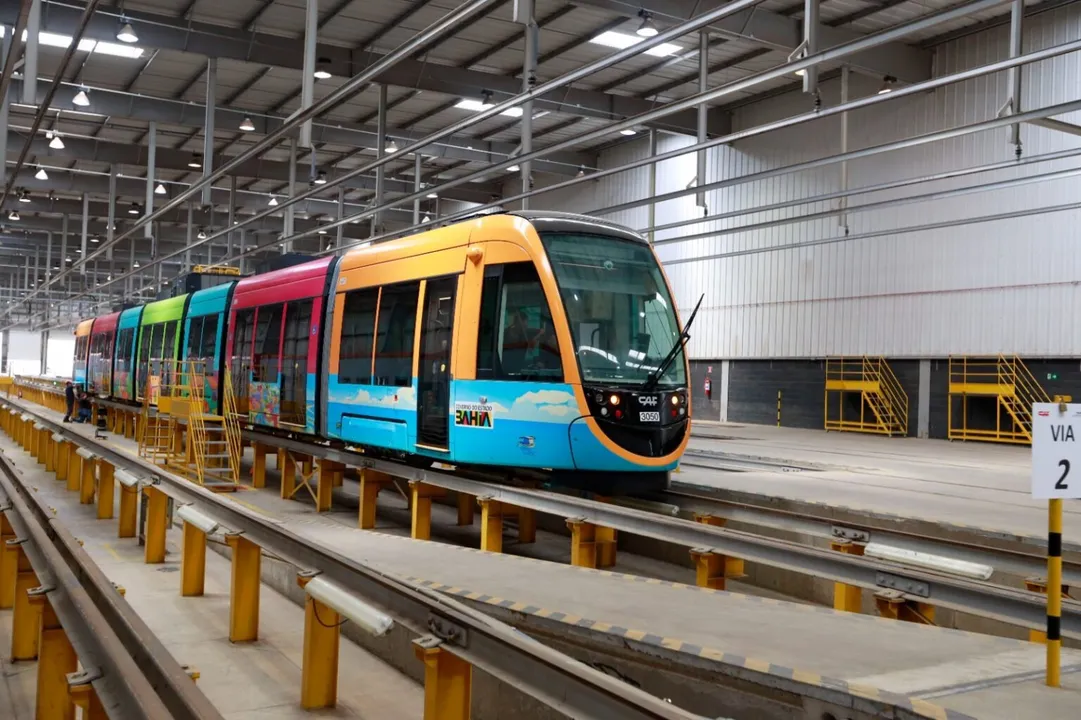 Quarto trem do VLT desembarca em Salvador — o que muda na mobilidade da cidade