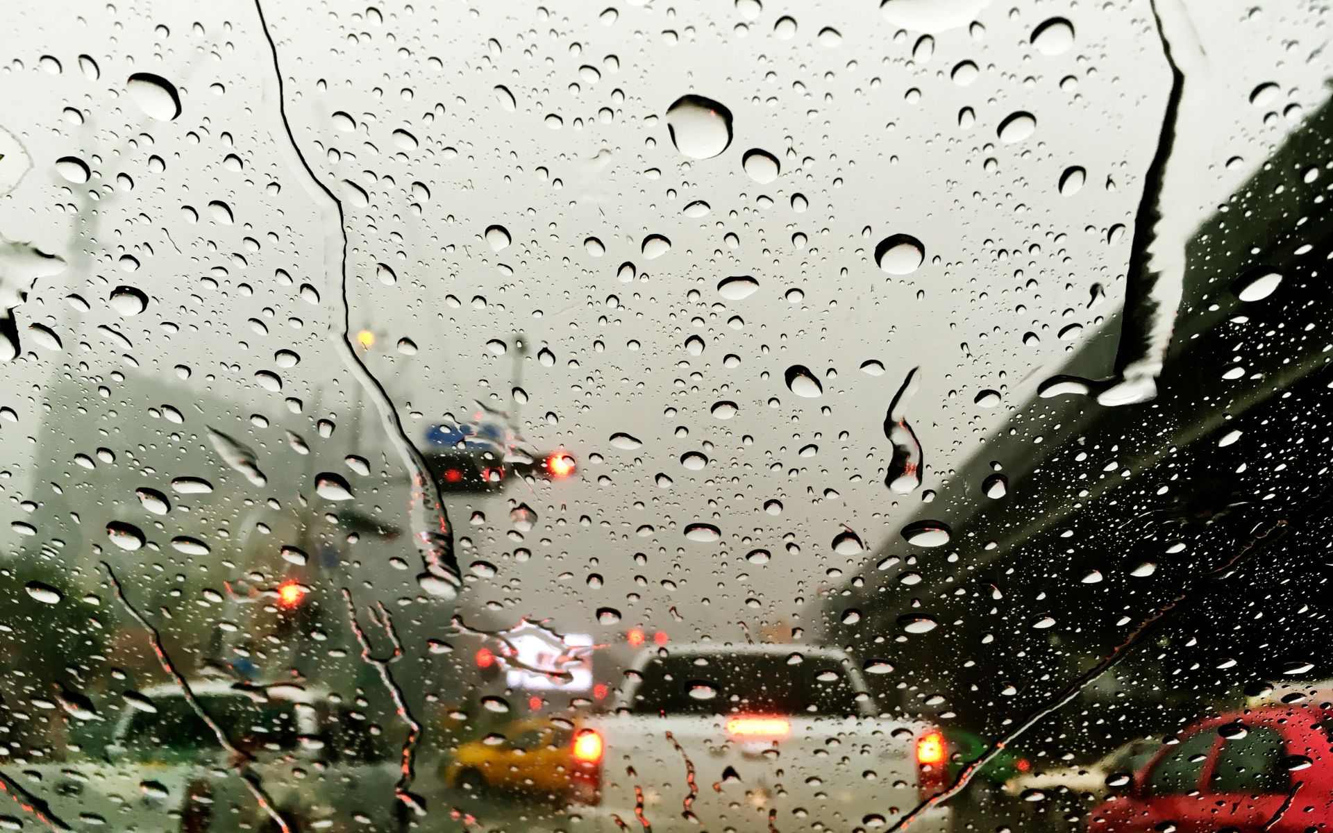 Alerta em Salvador: chuvas de março superam média do mês em 4 dias e geram 158 ocorrências