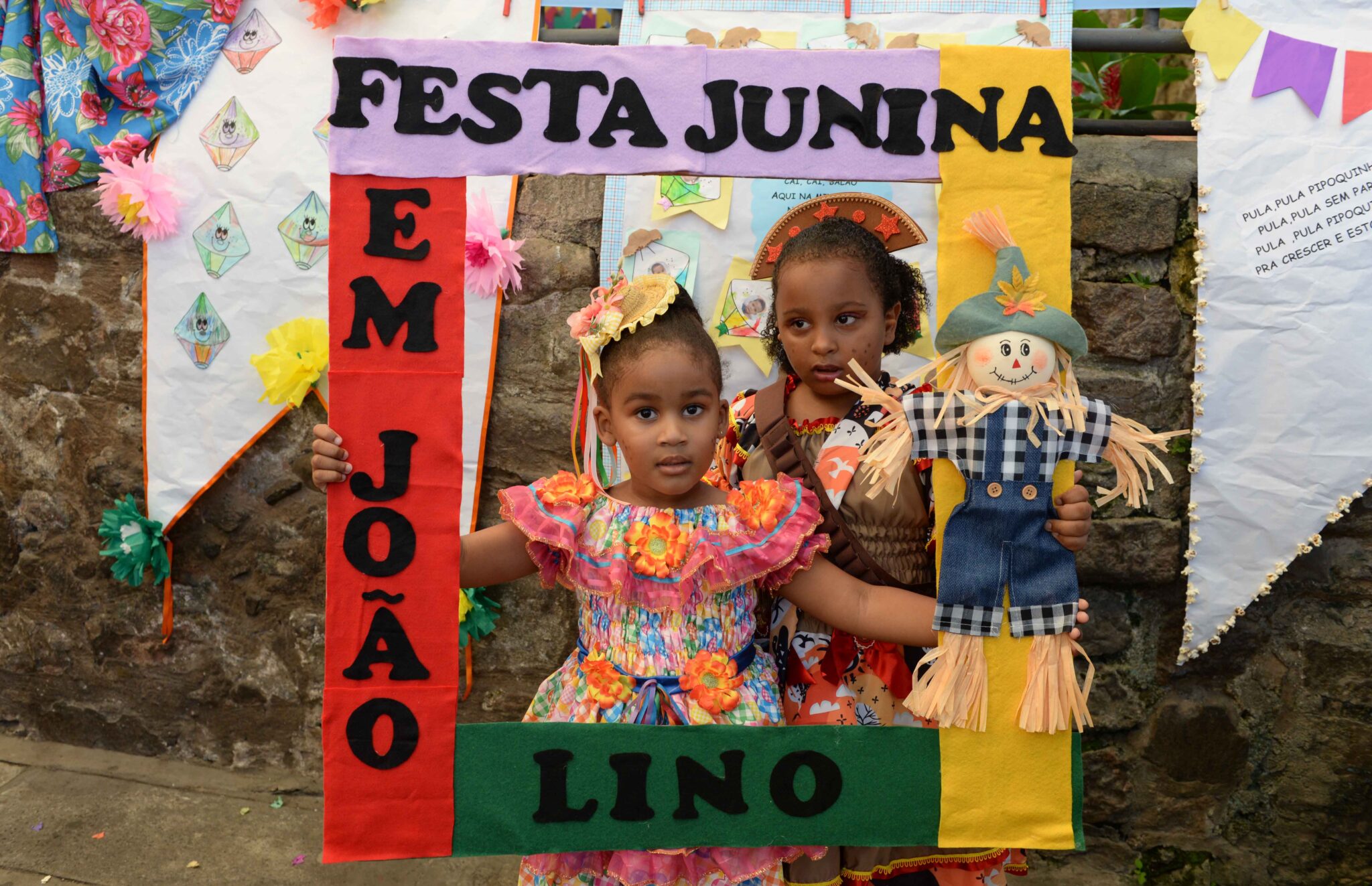 Veja como Arraiá da Escola João Lino transformou o Pelourinho em festa nordestina