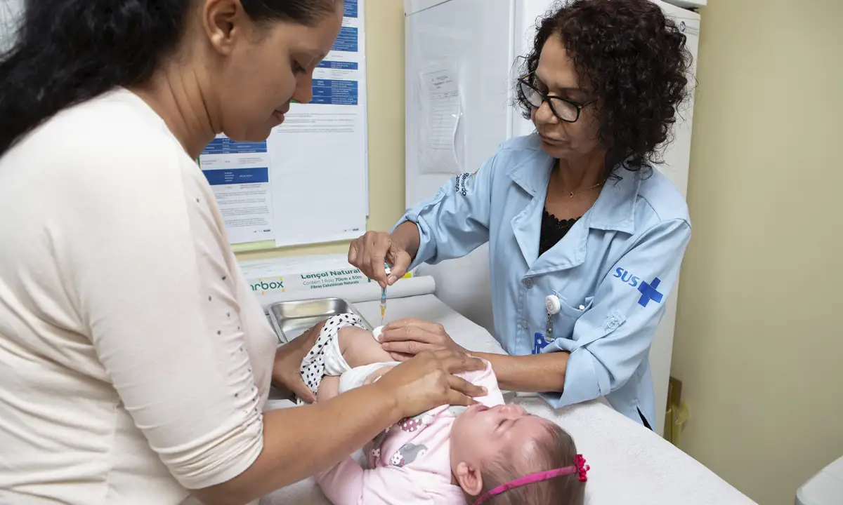 Começa aplicação da vacina Pneumo 20; saiba quem pode se vacinar