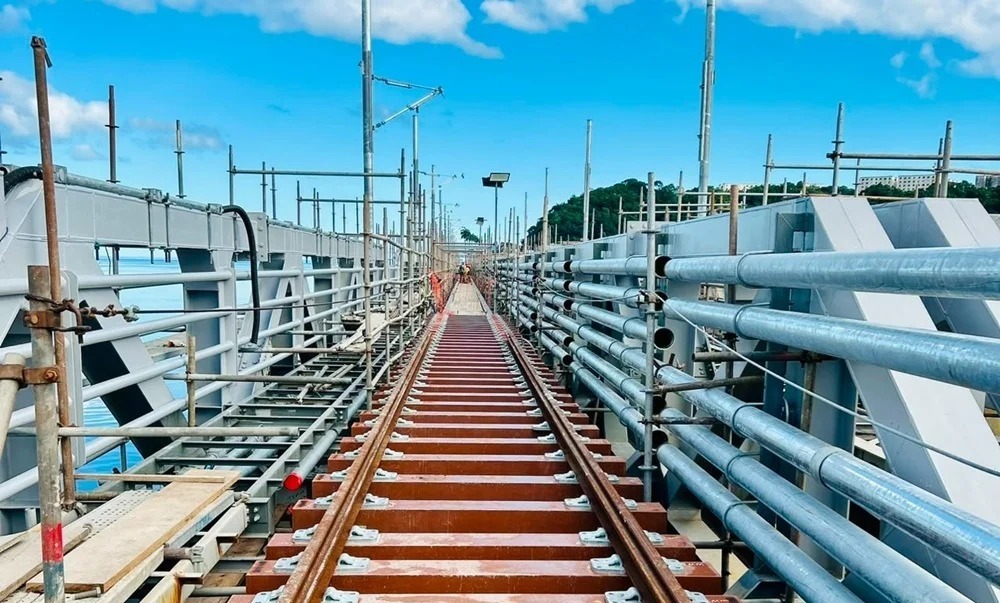 VLT de Salvador chega à Ponte São João: trilhos começam a ser colocados e testes com público têm data marcada