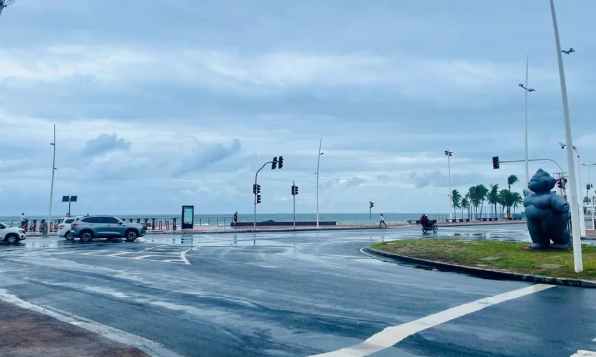 Ventos de 60 km/h e ondas de 2,5 m: travessias entre Salvador e ilhas são suspensas