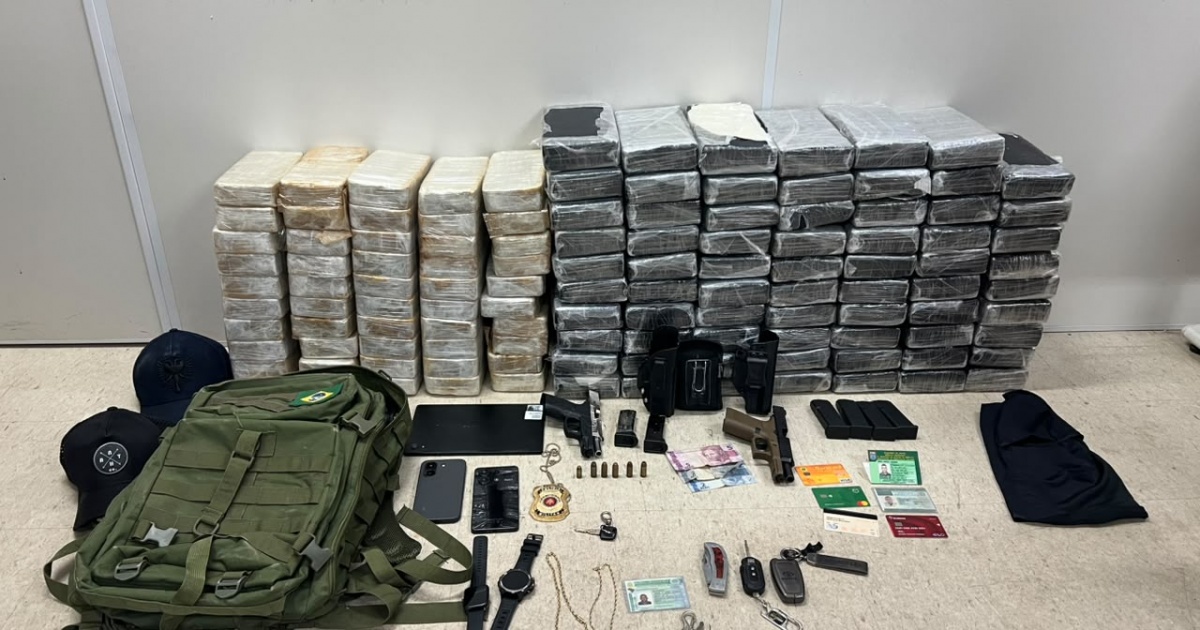 Presos no estacionamento: estudante e PM com mais de 100 kg de drogas em shopping de Salvador
