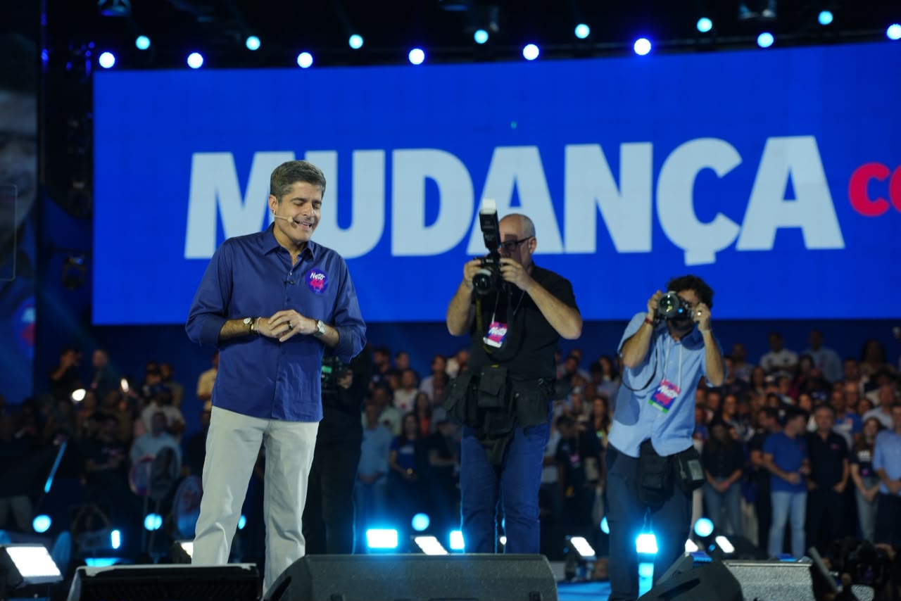 ACM Neto anuncia “Provão Bahia” e promete vaga e emprego para alunos da rede pública