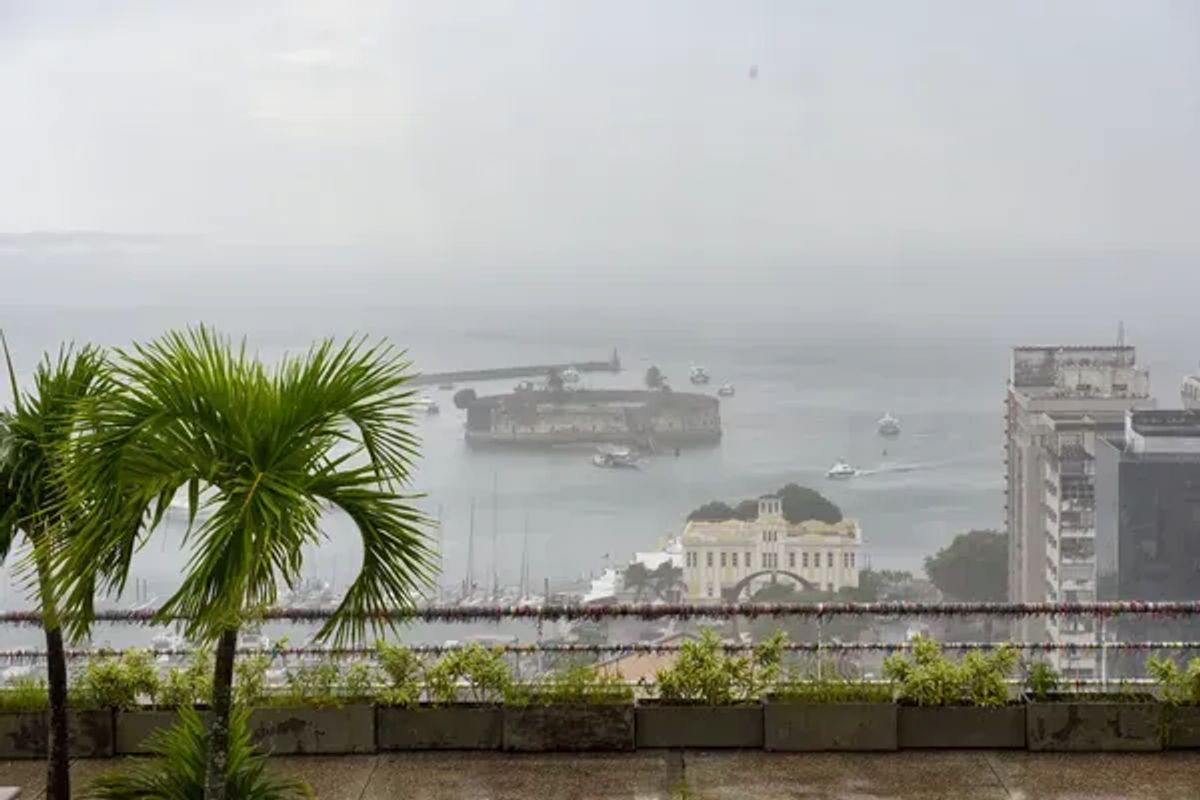Semana imprevisível em Salvador: sol, nuvens e pancadas de chuva podem surpreender