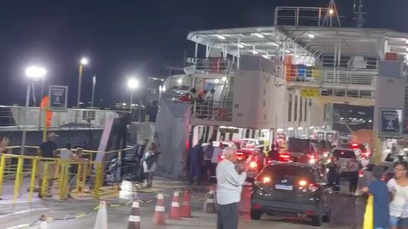 Princípio de incêndio atinge ferry-boat durante travessia entre Salvador e Itaparica