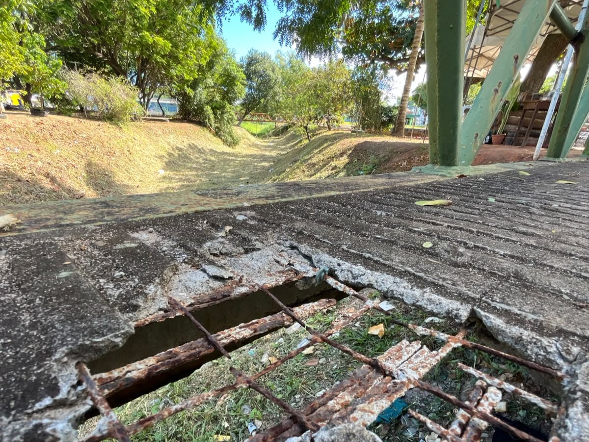 Praça de Stella Maris pede cuidados e manutenção