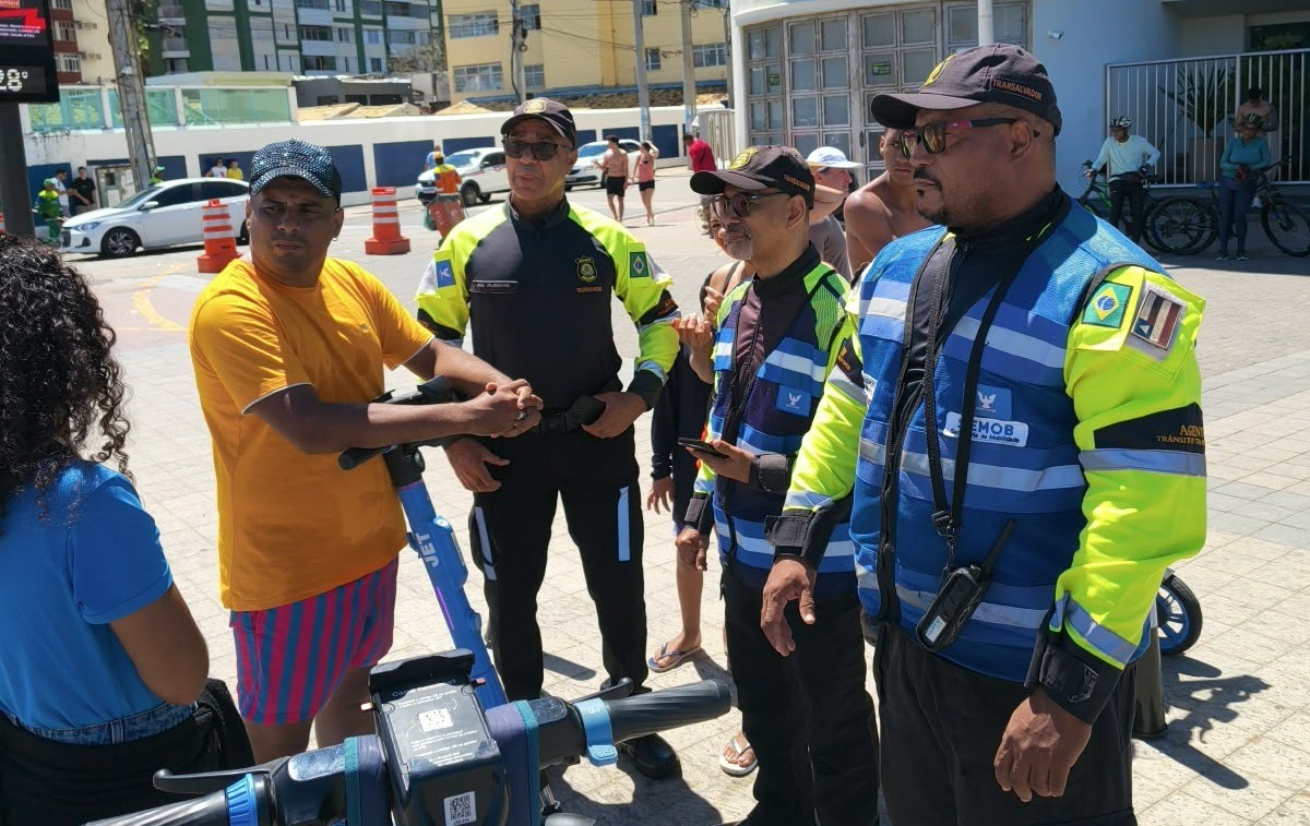 Farol da Barra: operação bloqueia cinco contas de patinetes elétricos em Salvador
