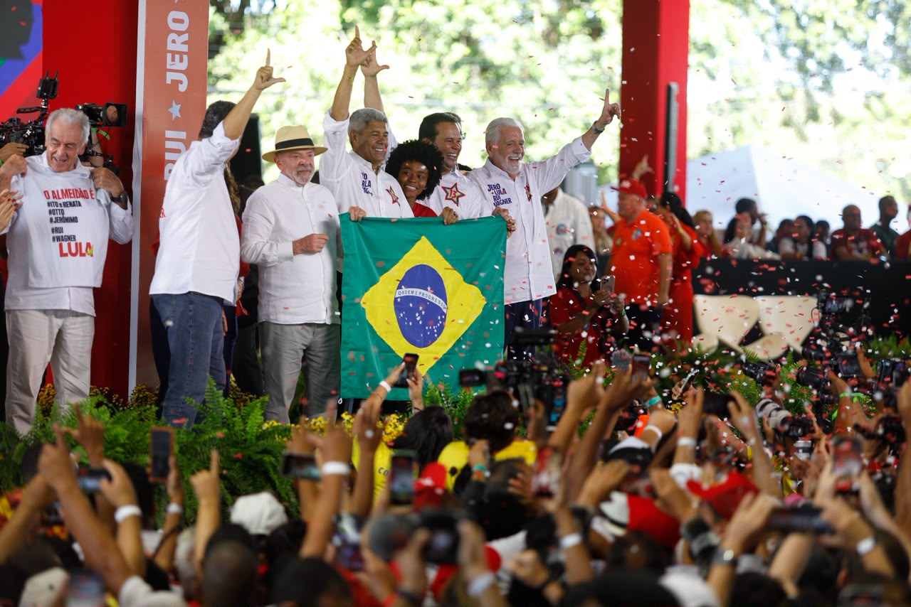 Jerônimo promete: ‘Bahia vai andar de mãos dadas com Lula’ e oficializa reeleição