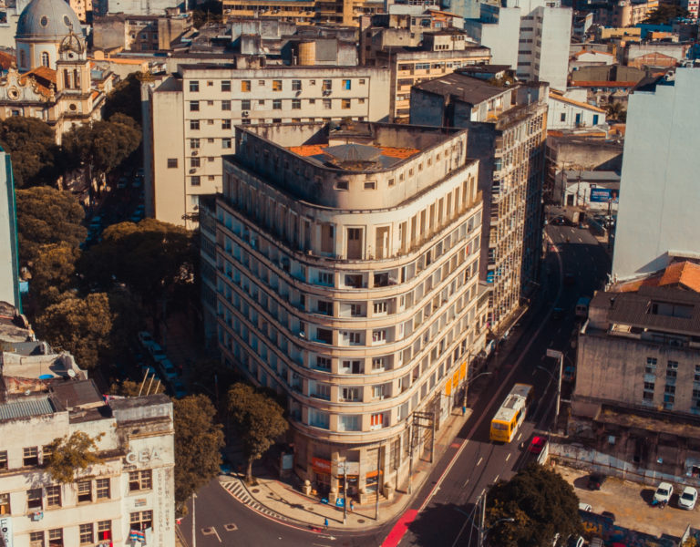 111 anos da Avenida Sete: a via que conecta o Farol da Barra à primeira rua do Brasil