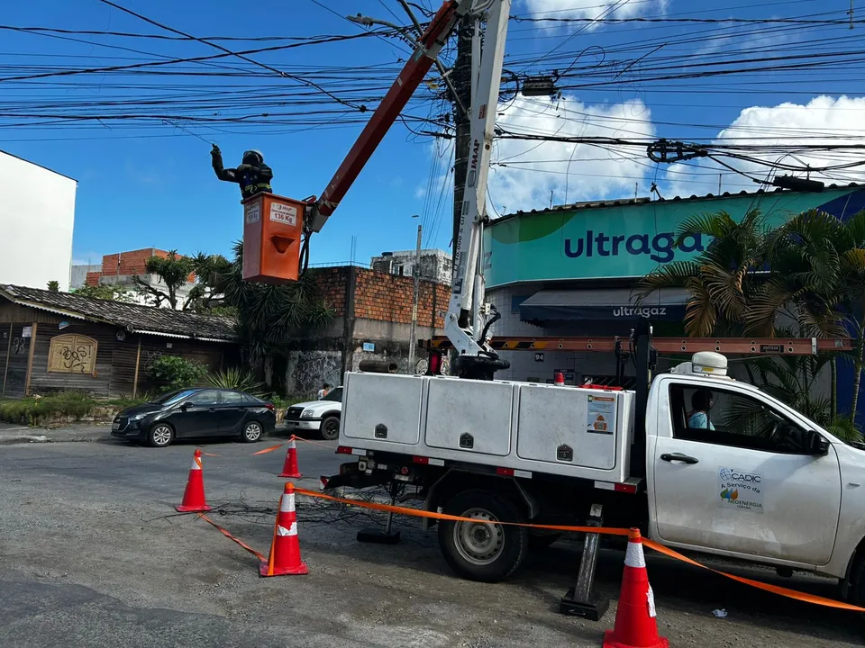 Alerta: 10 bairros de Salvador terão falta de energia nesta sexta; confira horários